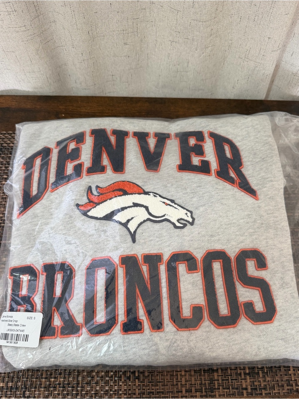 Lululemon Denver Broncos Steady State Crew Sweatshirt Gray Size Small NWT